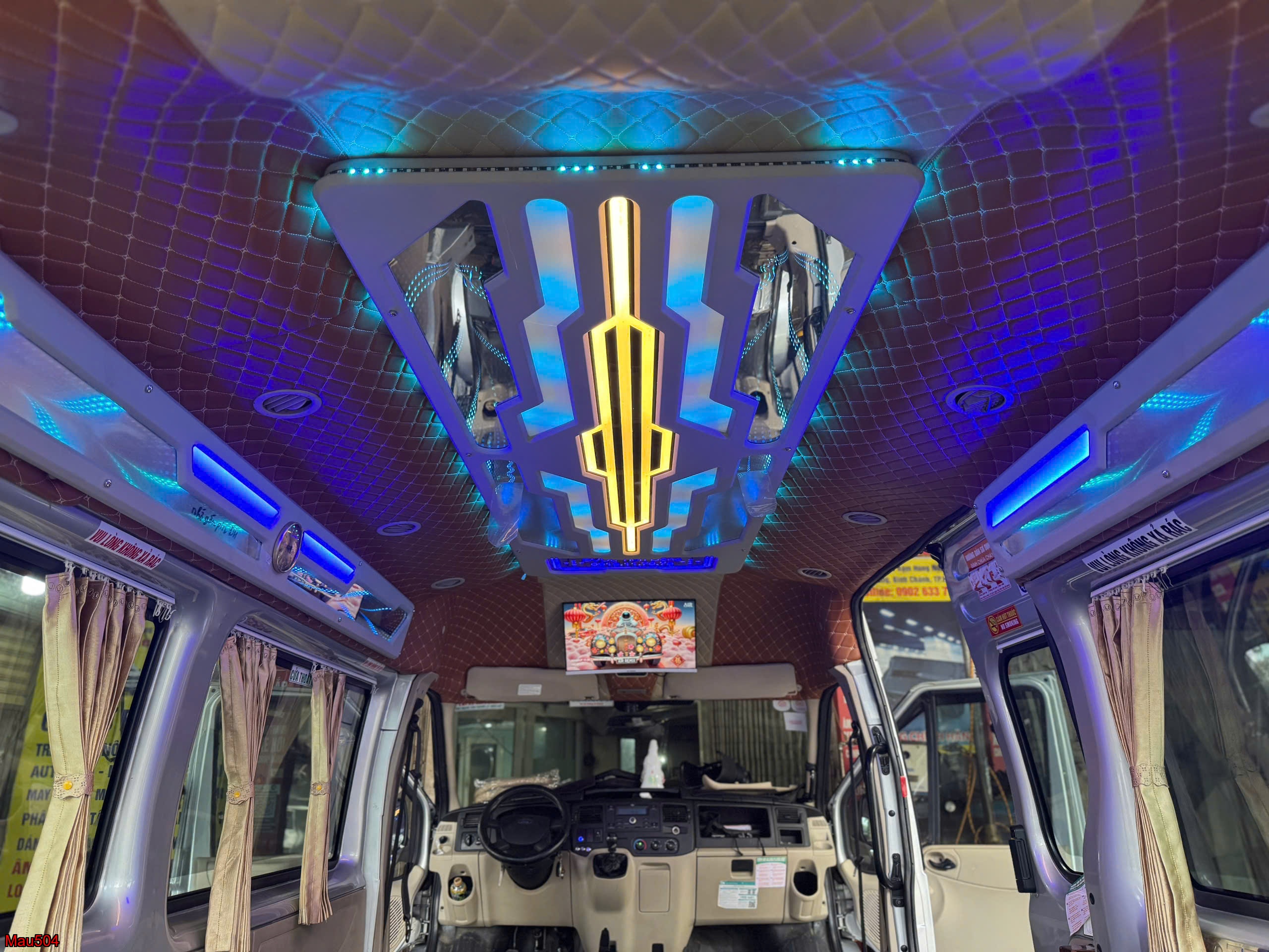 Đèn trần-karaoke